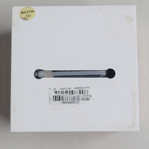 Adrienne Vittadine NWT Gold Women's Watch and Bracelet Set. - Picture 10 of 10